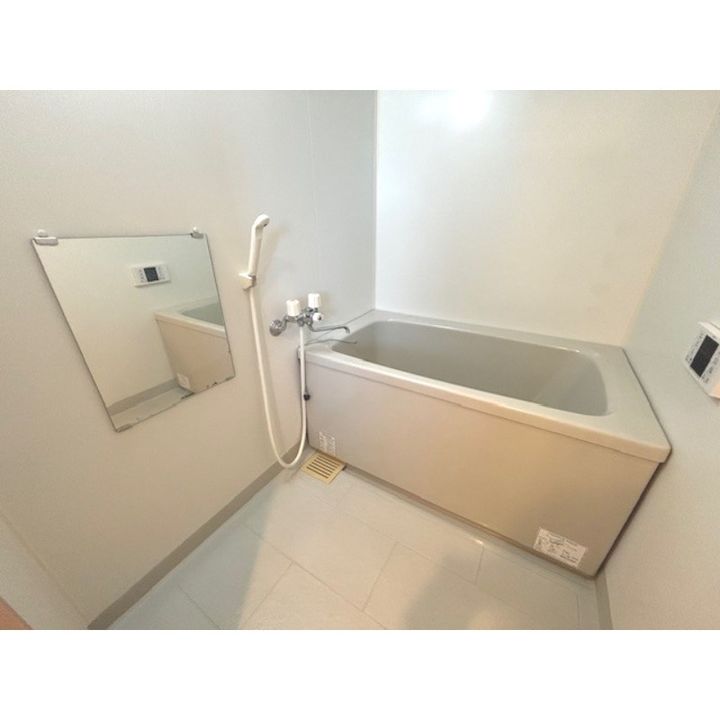 ハイランド花見702の風呂