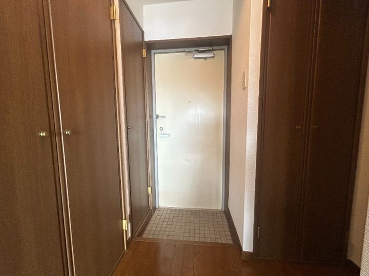 ルプレ今の庄103の玄関