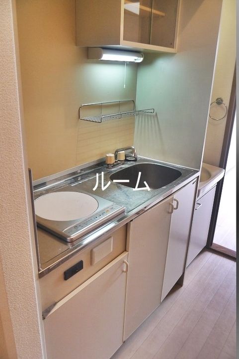 福岡県春日市宝町2丁目(アパート)の賃貸物件102のキッチン