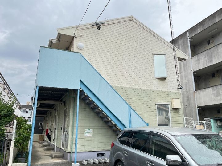 ライブクリスタル105の外観