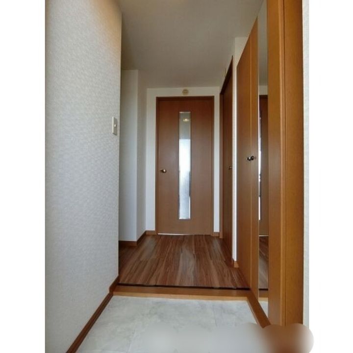 福岡県那珂川市片縄東1丁目(マンション)の賃貸物件301の玄関