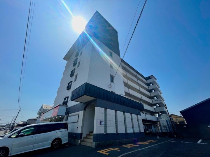 ロイヤルメゾン402の外観