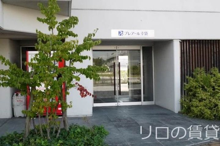 プレアール幸袋405の玄関
