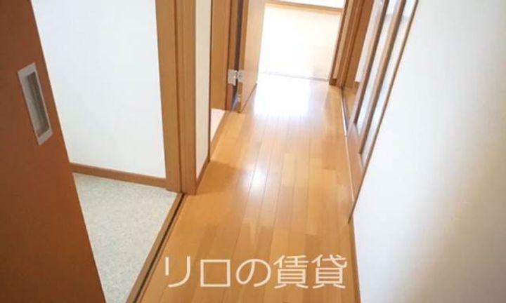 カーサベローナⅡA102の玄関