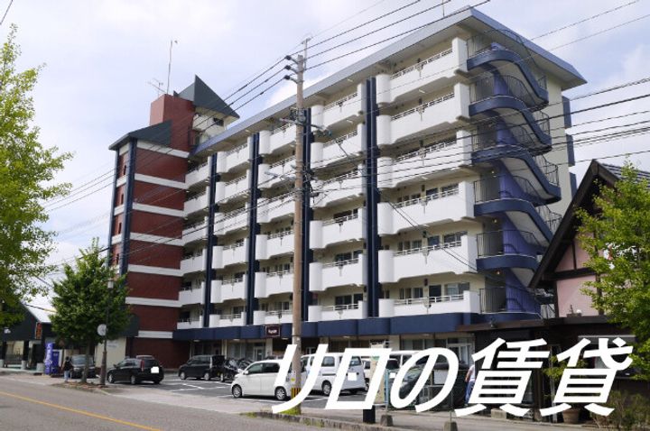 プライマリー新飯塚702の外観