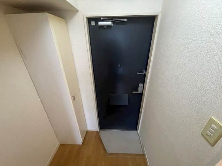 福岡県北九州市八幡西区鷹の巣2丁目(アパート)の賃貸物件201の玄関