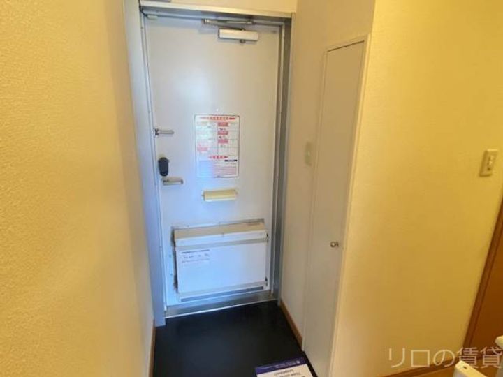 福岡県遠賀郡水巻町猪熊2丁目(アパート)の賃貸物件205の玄関