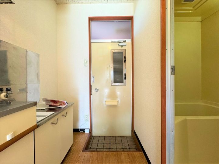 福岡県北九州市八幡西区浅川2丁目(アパート)の賃貸物件201の玄関