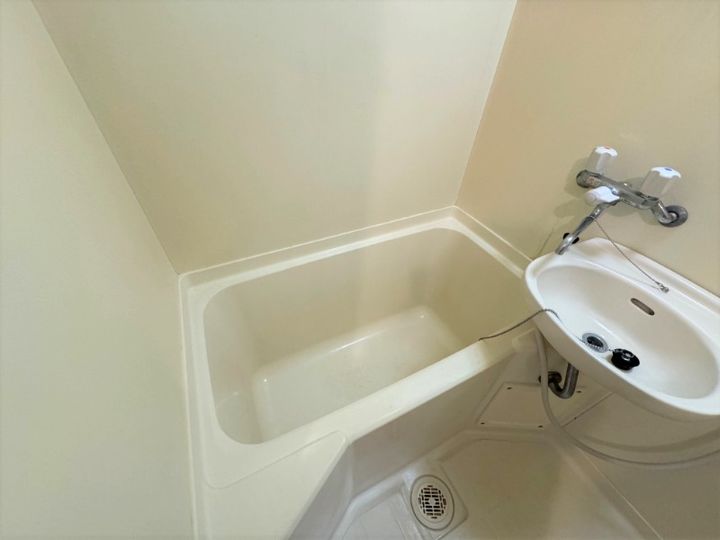 福岡県北九州市八幡西区浅川2丁目(アパート)の賃貸物件201の風呂