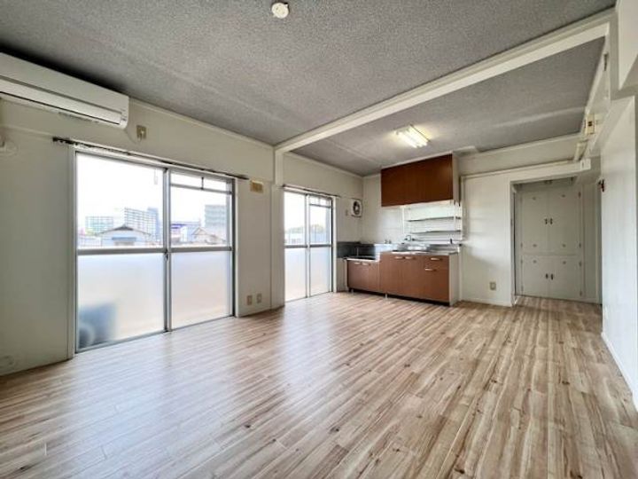 ビレッジハウス水巻3-502の内装