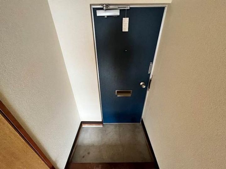 福岡県北九州市八幡西区岸の浦2丁目(アパート)の賃貸物件206の玄関
