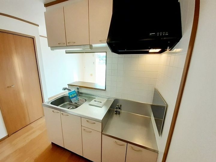 福岡県中間市岩瀬西町(アパート)の賃貸物件203のキッチン