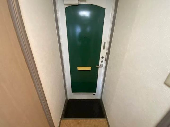 アーデンハイム香椎206の玄関