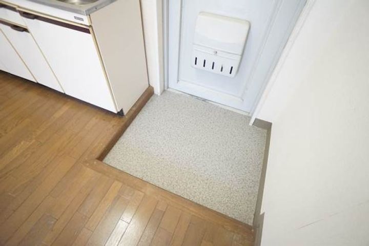 福岡県福岡市東区香住ケ丘4丁目(アパート)の賃貸物件203の玄関