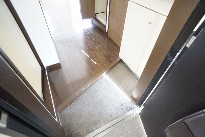 福岡県福岡市東区香住ケ丘2丁目(アパート)の賃貸物件401の玄関