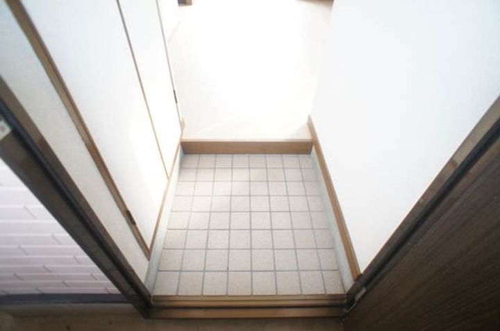 サクセスハイツ203の玄関