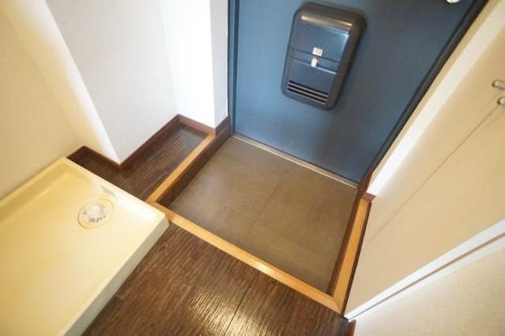 セレス香住ヶ丘Ⅲ106の玄関