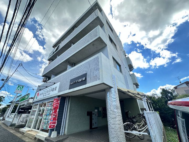 ジョイナス九産大前203の外観