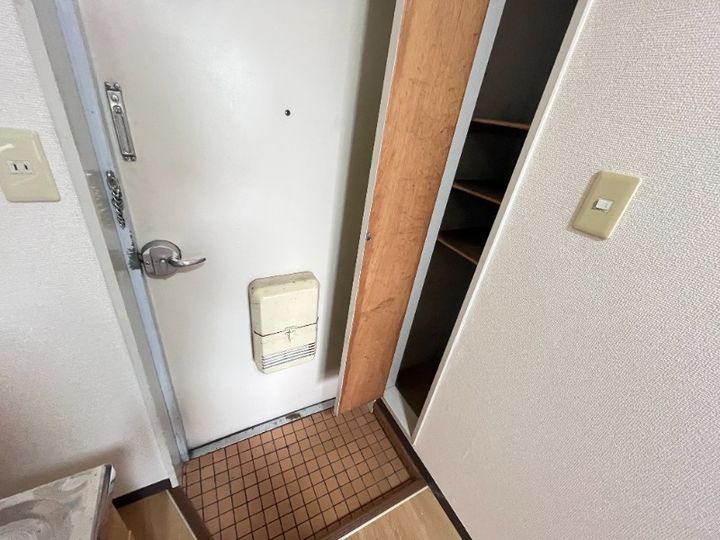 福岡県北九州市戸畑区中原西1丁目(マンション)の賃貸物件407の玄関