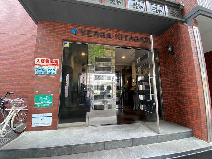 福岡県北九州市小倉南区北方2丁目(マンション)の賃貸物件302の玄関