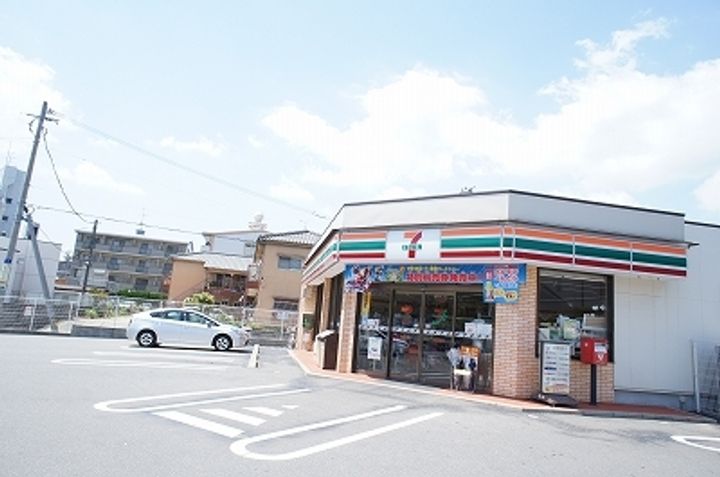 レ・フォール407の周辺