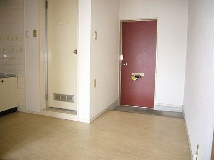 福岡県糟屋郡粕屋町仲原3丁目(アパート)の賃貸物件103の玄関