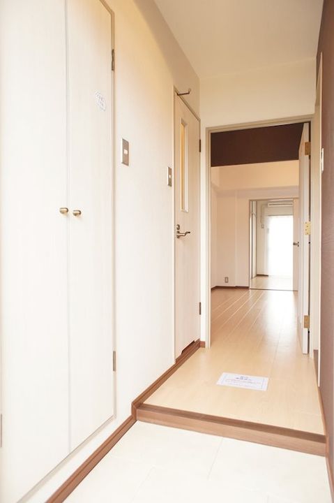 アクシス東平尾Ⅱ411の玄関
