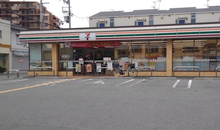 シュエット鳳の周辺