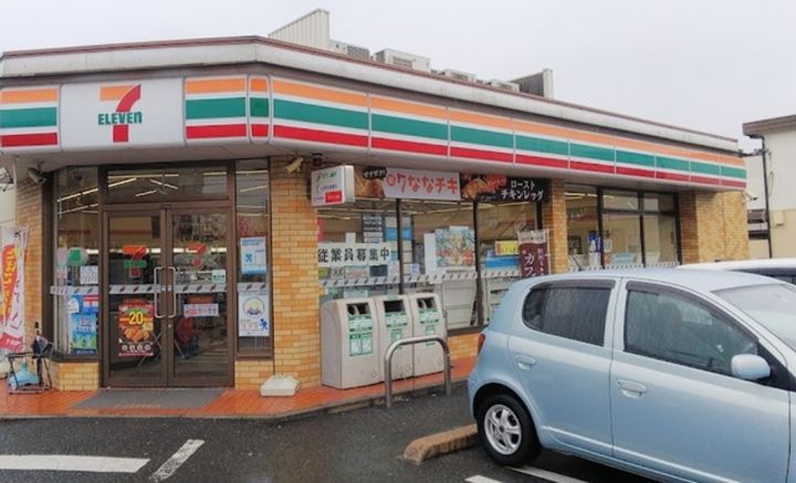 カレント・レジデンスの周辺