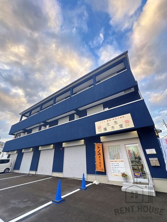 URAINC.の外観