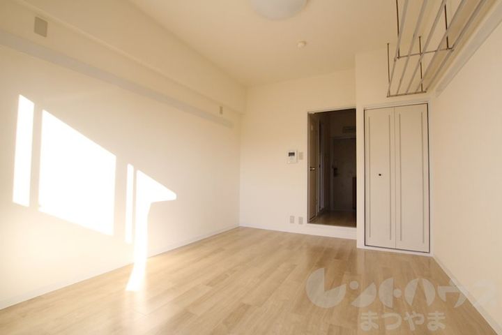 葡萄館905の居間