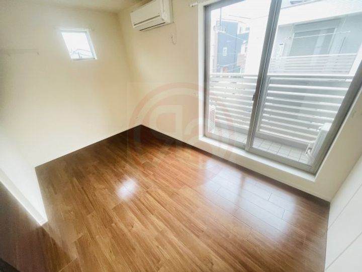 ラフテル西邸の居間