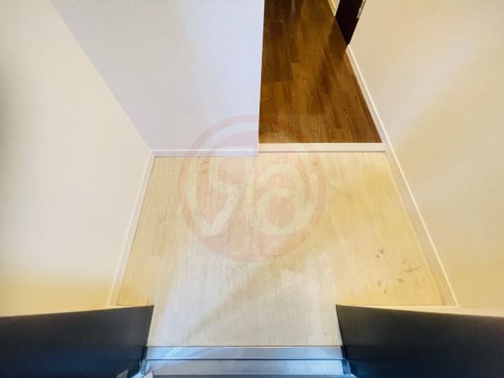 ラフテル西邸の玄関