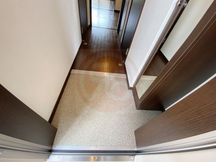 大阪府東大阪市森河内西1丁目(アパート)の賃貸物件の玄関