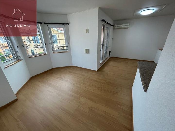 アルドーレ ウーノの居間