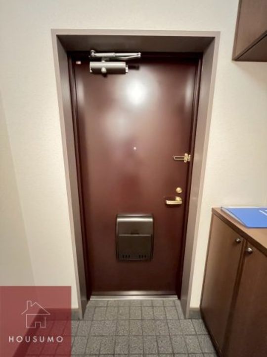 ガーデンヒルズの玄関