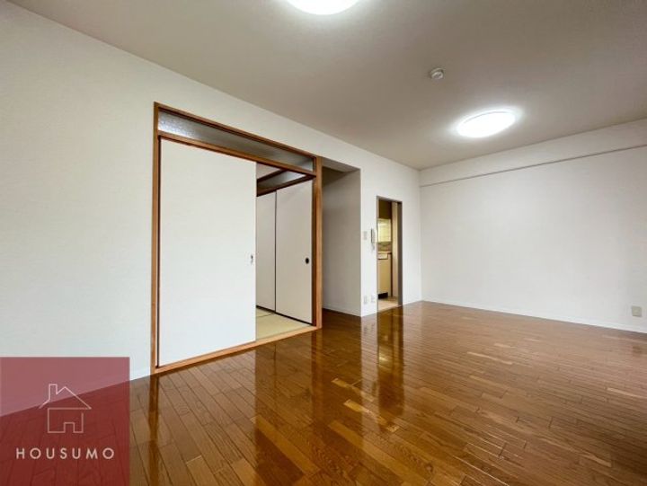 ガーデンヒルズの居間