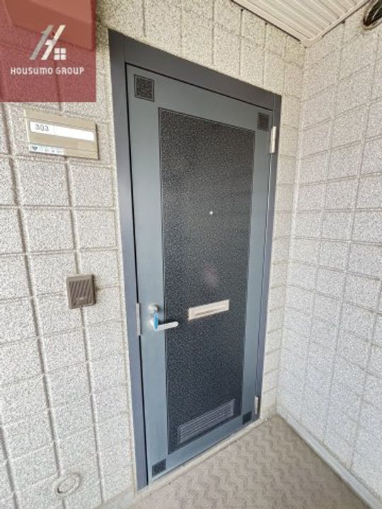 グレイスメゾン303の玄関