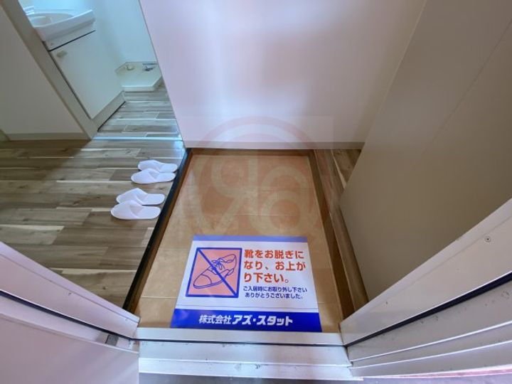 エンゼルハイツ B棟の玄関