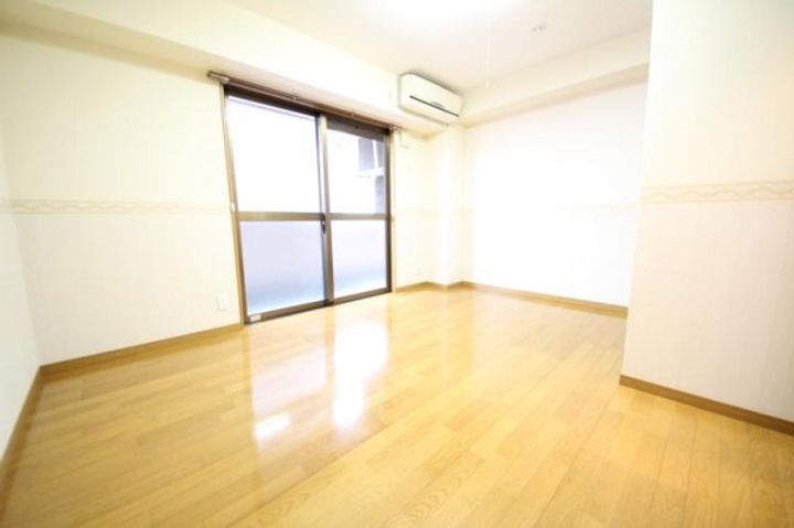 メゾントーマスの居間