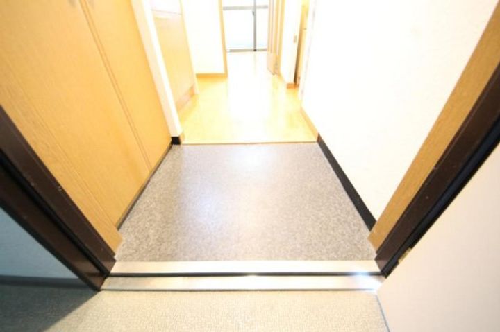 メゾントーマスの玄関