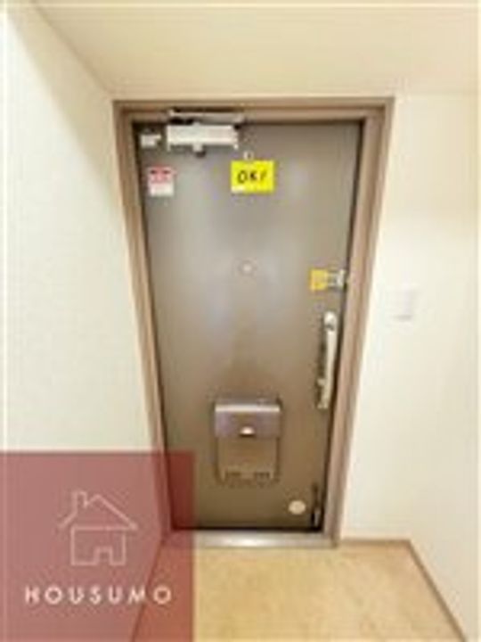 千里ガーデンハイツの玄関