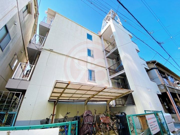 三伸マンション402の外観