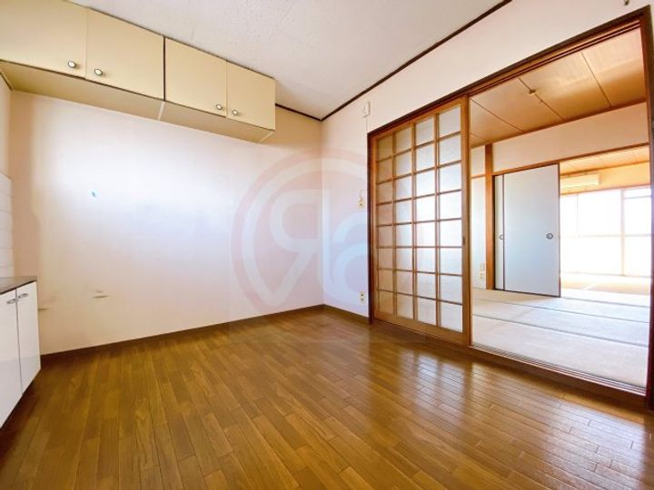 三伸マンション402の居間