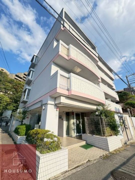 クレール千里中央301の外観