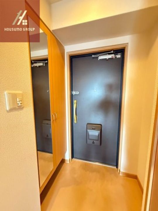 大阪府東大阪市長田東1丁目(マンション)の賃貸物件の玄関