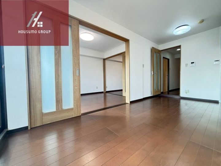 サンパーク寺尾401の居間