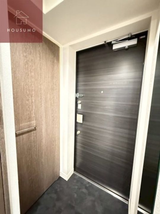 プレサンス森ノ宮THEゲートの玄関