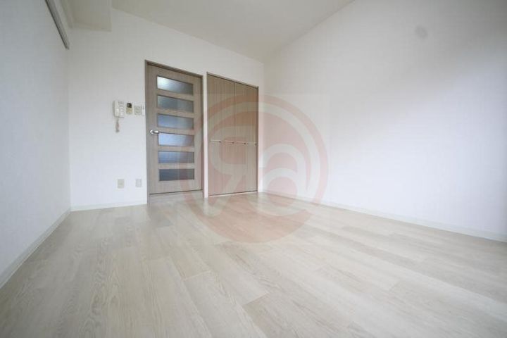 グランデージ今里の居間