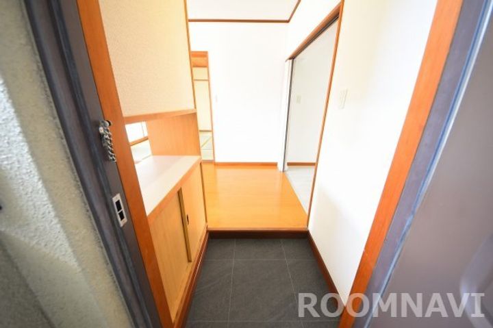 三間マンションの玄関